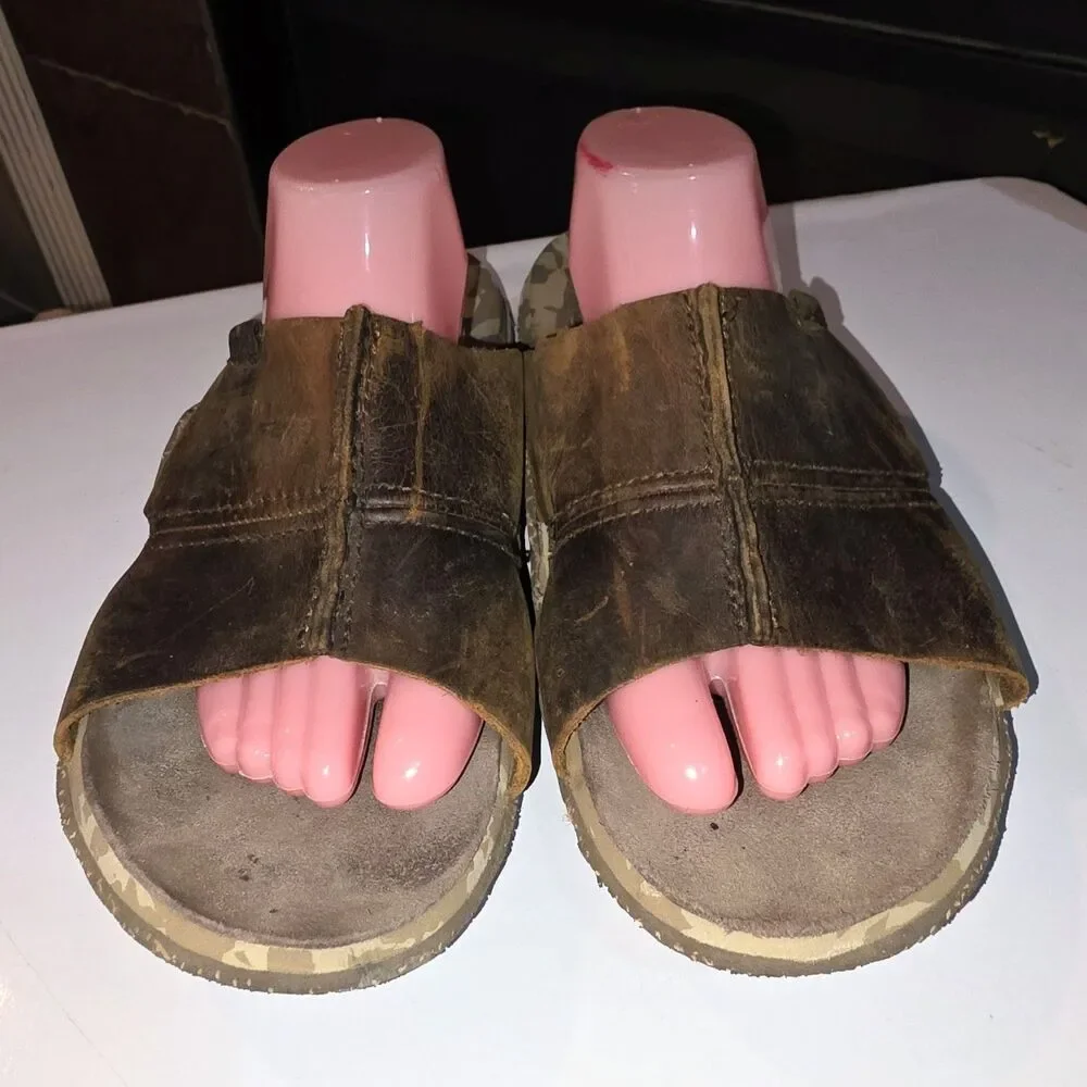 CUSHE ARGOS Sz 10 Brown Distressed Leather Beach Casual Logo Slides Sandals